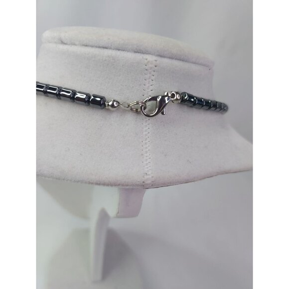 Hematite Beaded 18" Necklace With Twisted Teardrop Pendant - Picture 3 of 3